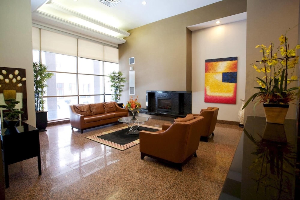 Canada Suites on Bay 28/50