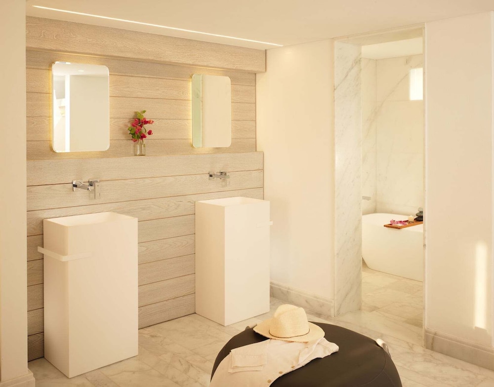 Glamour, Retreat, Twin Beds, Outdoor Jetted Tub, Sofa، Mykonos Riviera Hotel And Spa 3/3