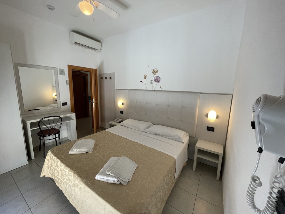 BASIC, DOUBLE BED