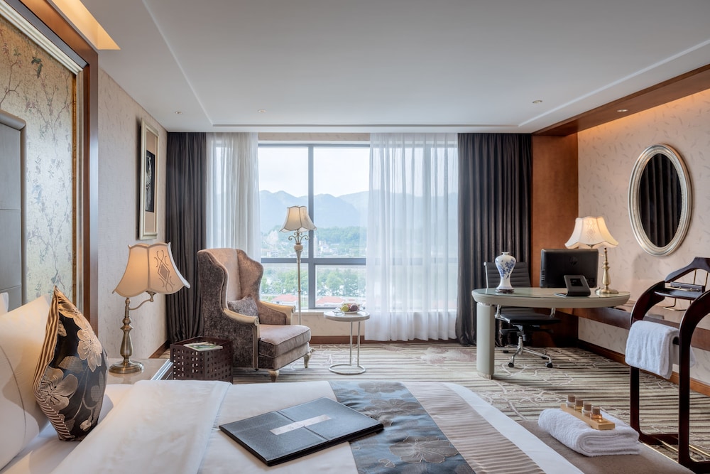 Sunshine Hotel Zhangjiajie 32/75