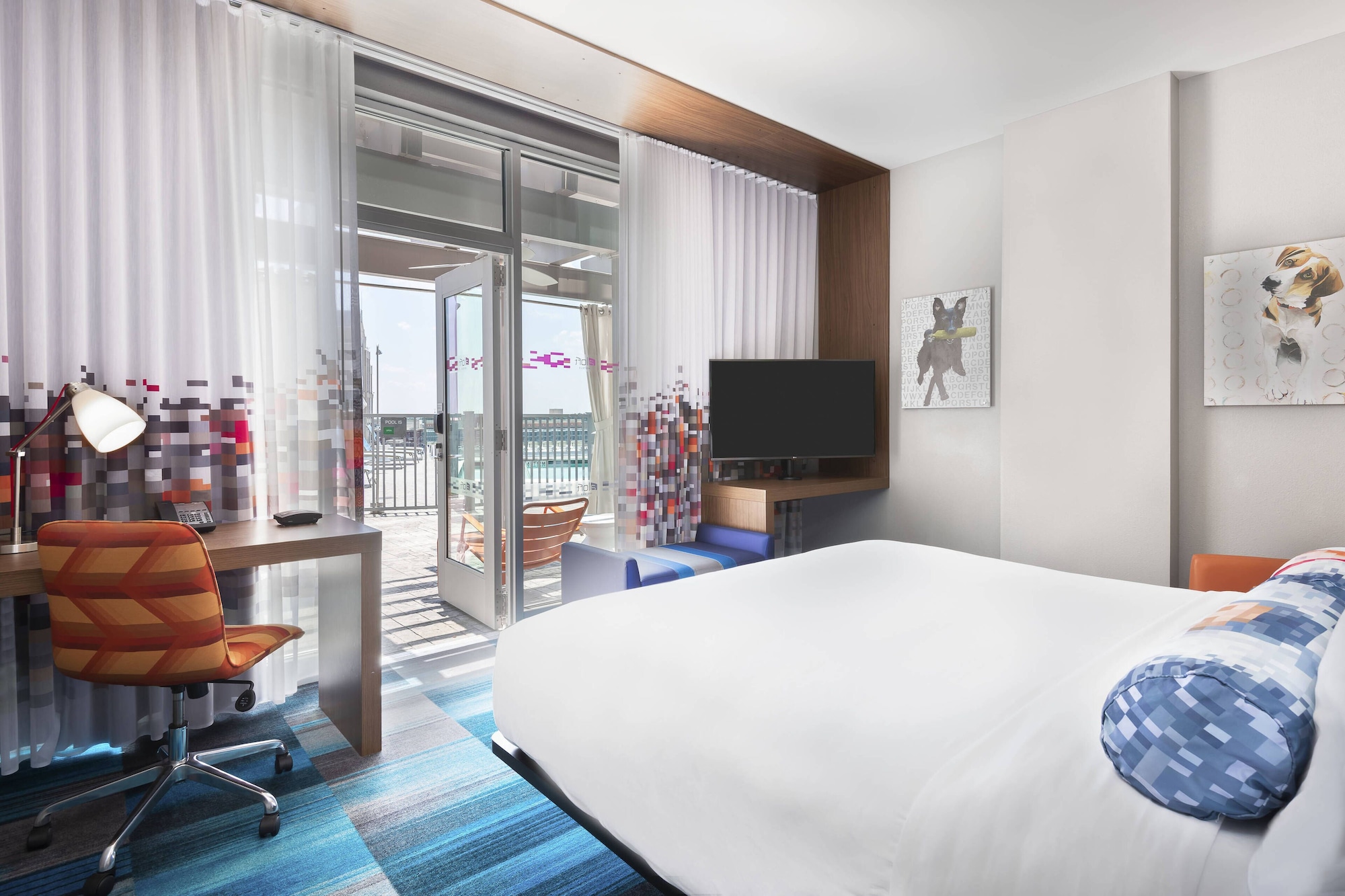 Room, King Bed, Pool Side