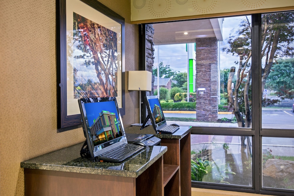 Holiday Inn Roanoke Tanglewood Rt 419 I581 31/62