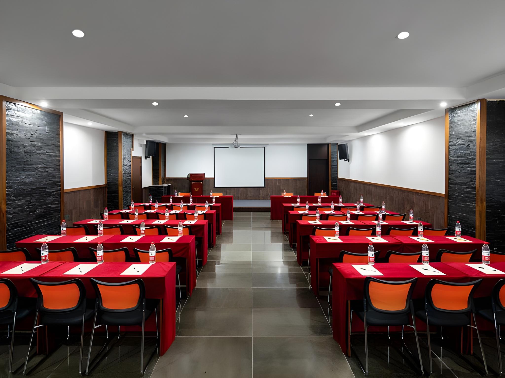 Vienna International Hotel 38/41