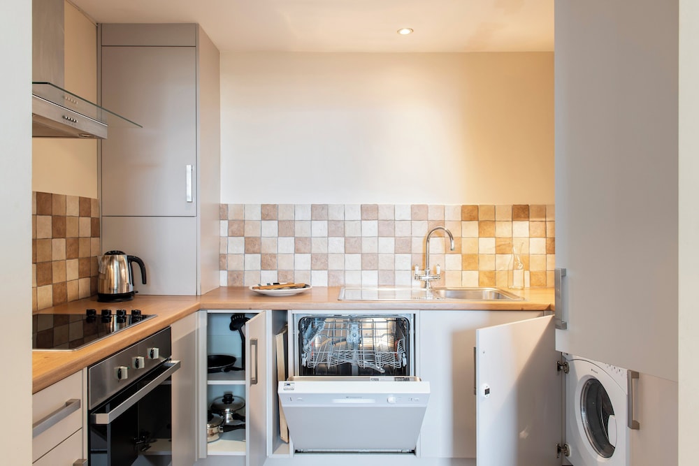 SACO Reading - Castle Crescent 64/64