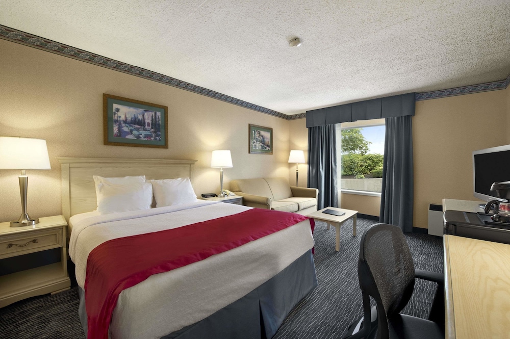 Ramada By Wyndham Trenton 7/23