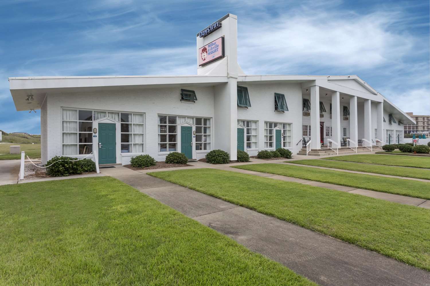 Days Inn by Wyndham Kill Devil Hills Oceanfront - Wilbur 49/59