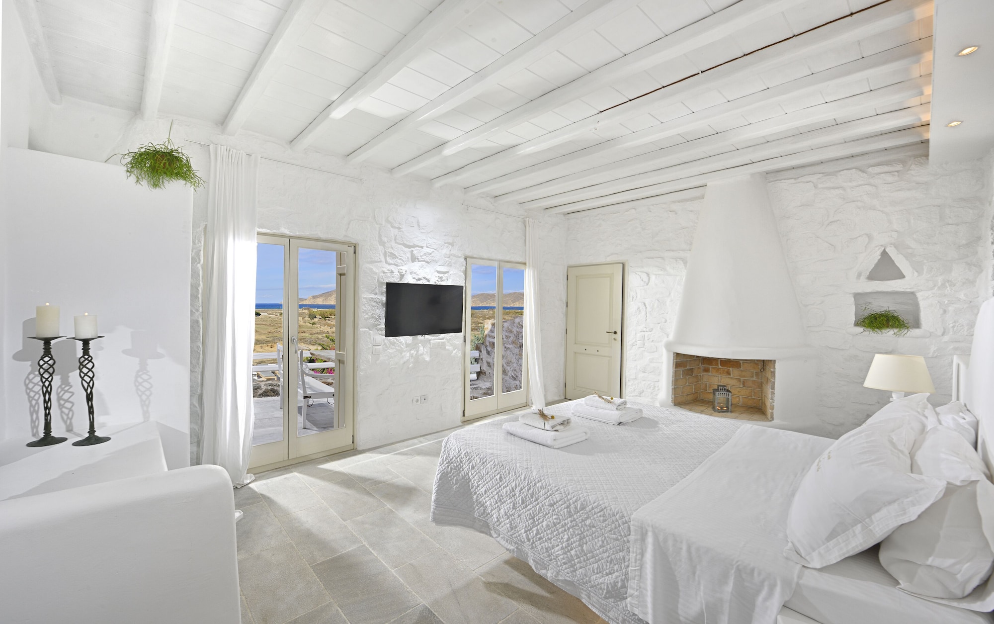 GOLD, SUITE, SEA VIEW