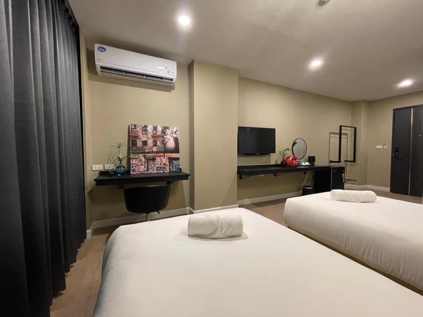 SUPERIOR TWIN BED