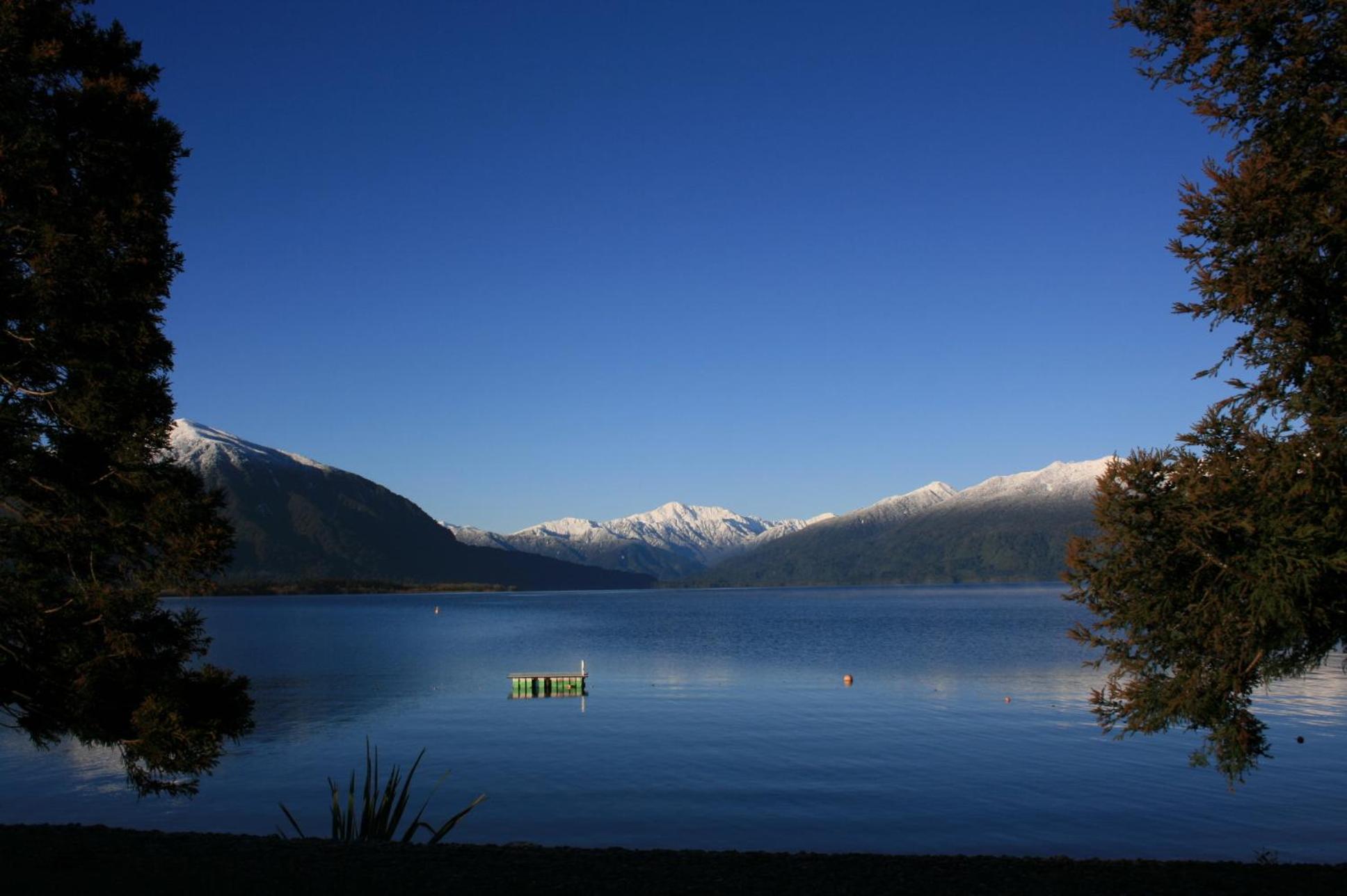 Hotel Lake Brunner 44/50