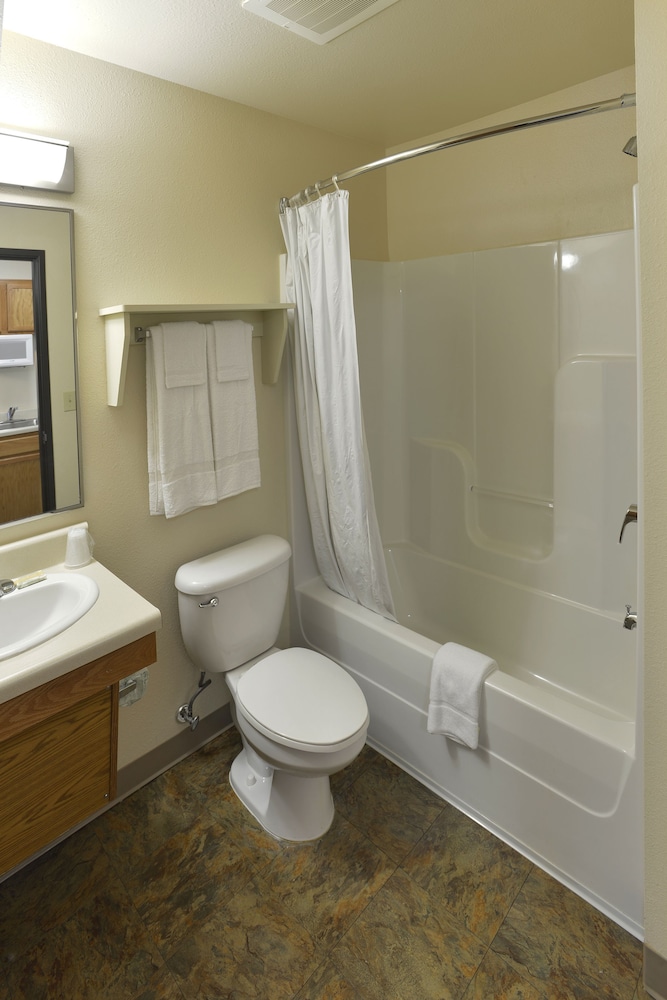 WoodSpring Suites Houston La Porte 29/33