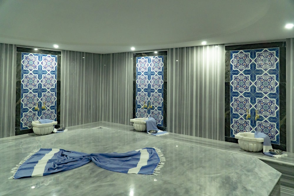 Angels Park Hotel 34/61