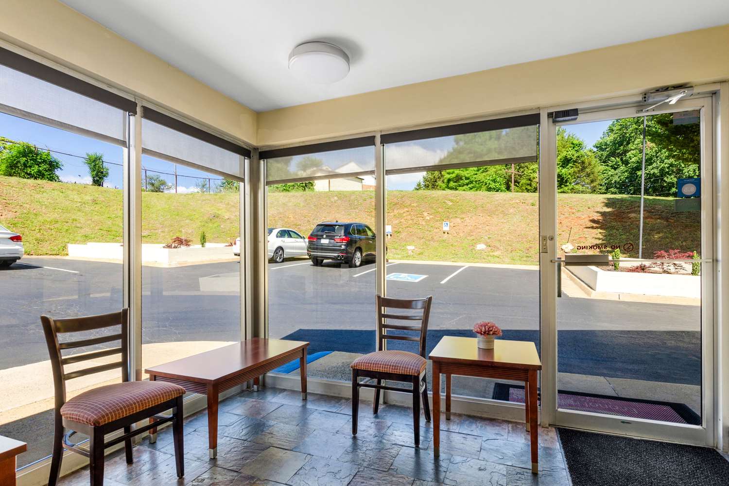 Econo Lodge Lynchburg, VA 29/50
