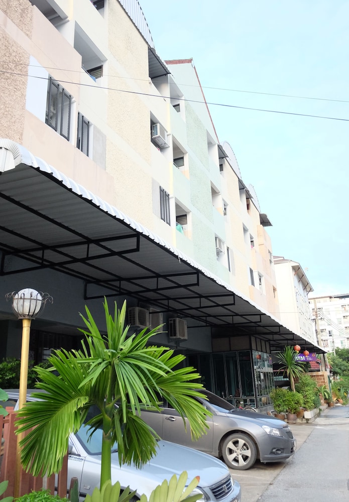 Area 69 Don Muang Maison 18/23