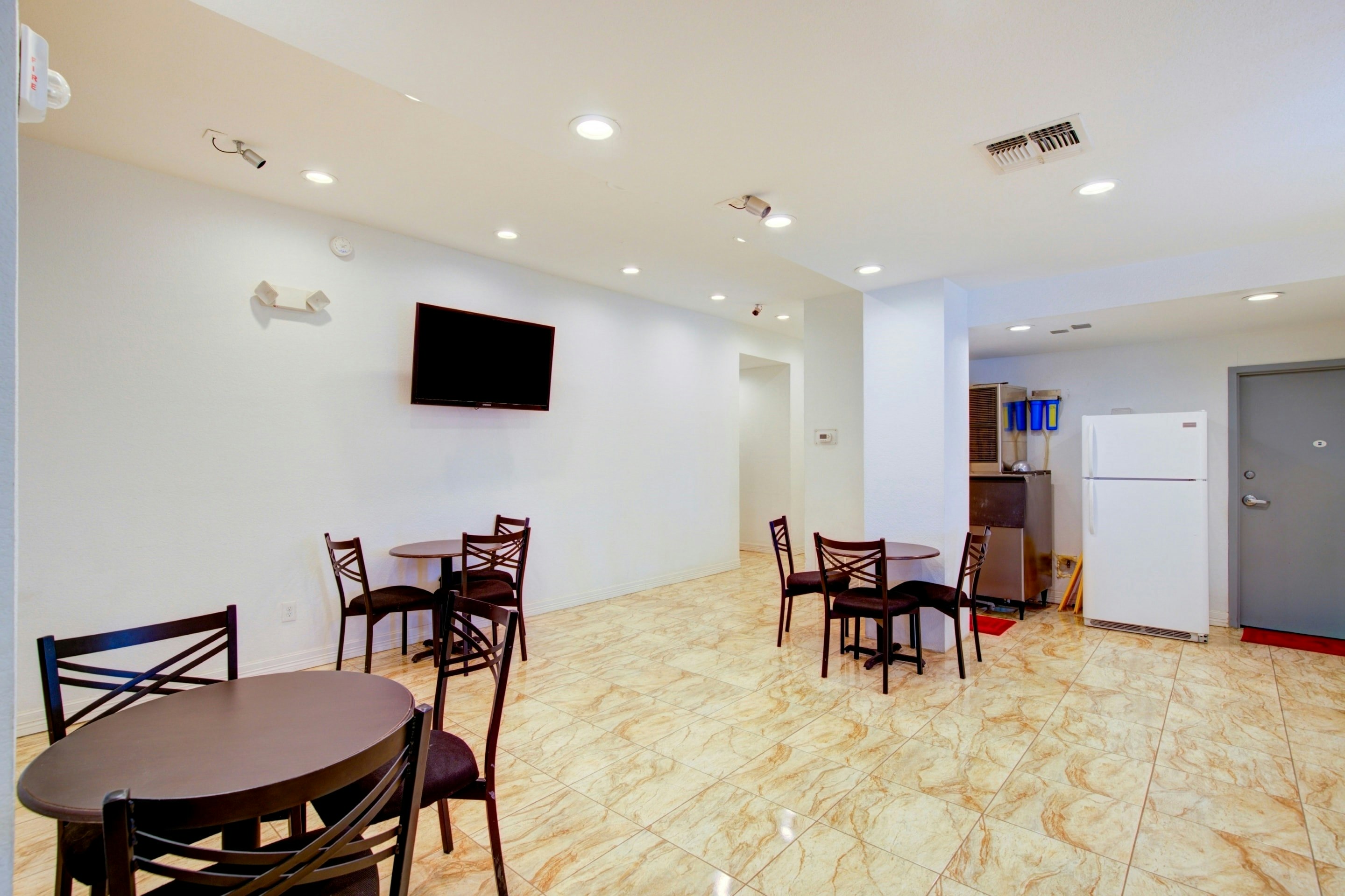 Hotel O Dilley Main St TX 26/42