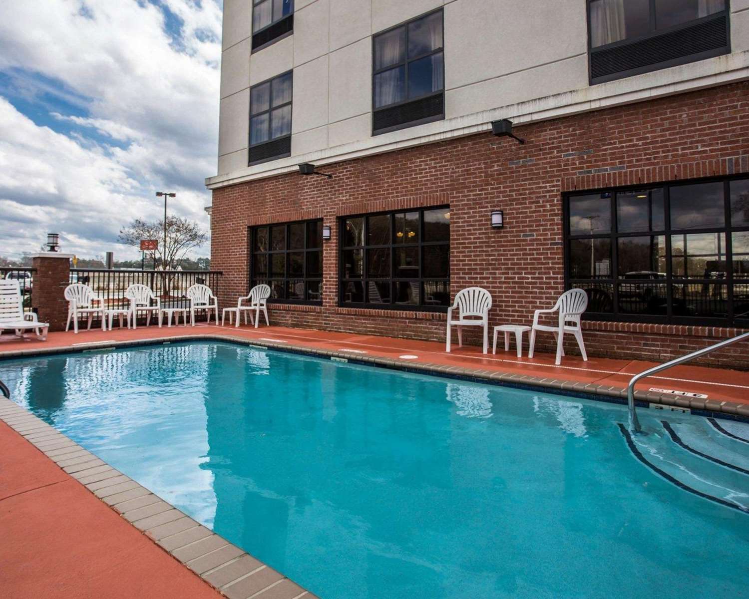 Comfort Inn and Suites Lumberton Central I-95 2/15