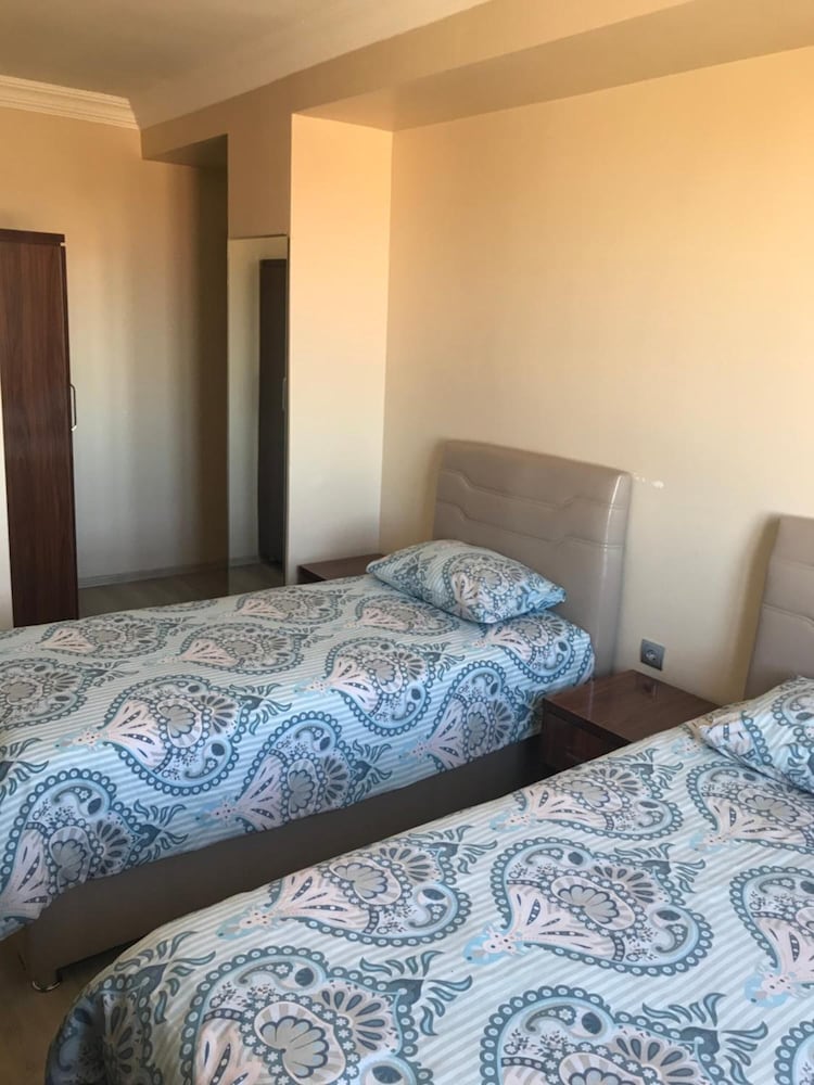 Gunes Otel 23/42