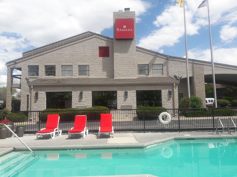 Ramada by Wyndham Albuquerque Airport 1/52