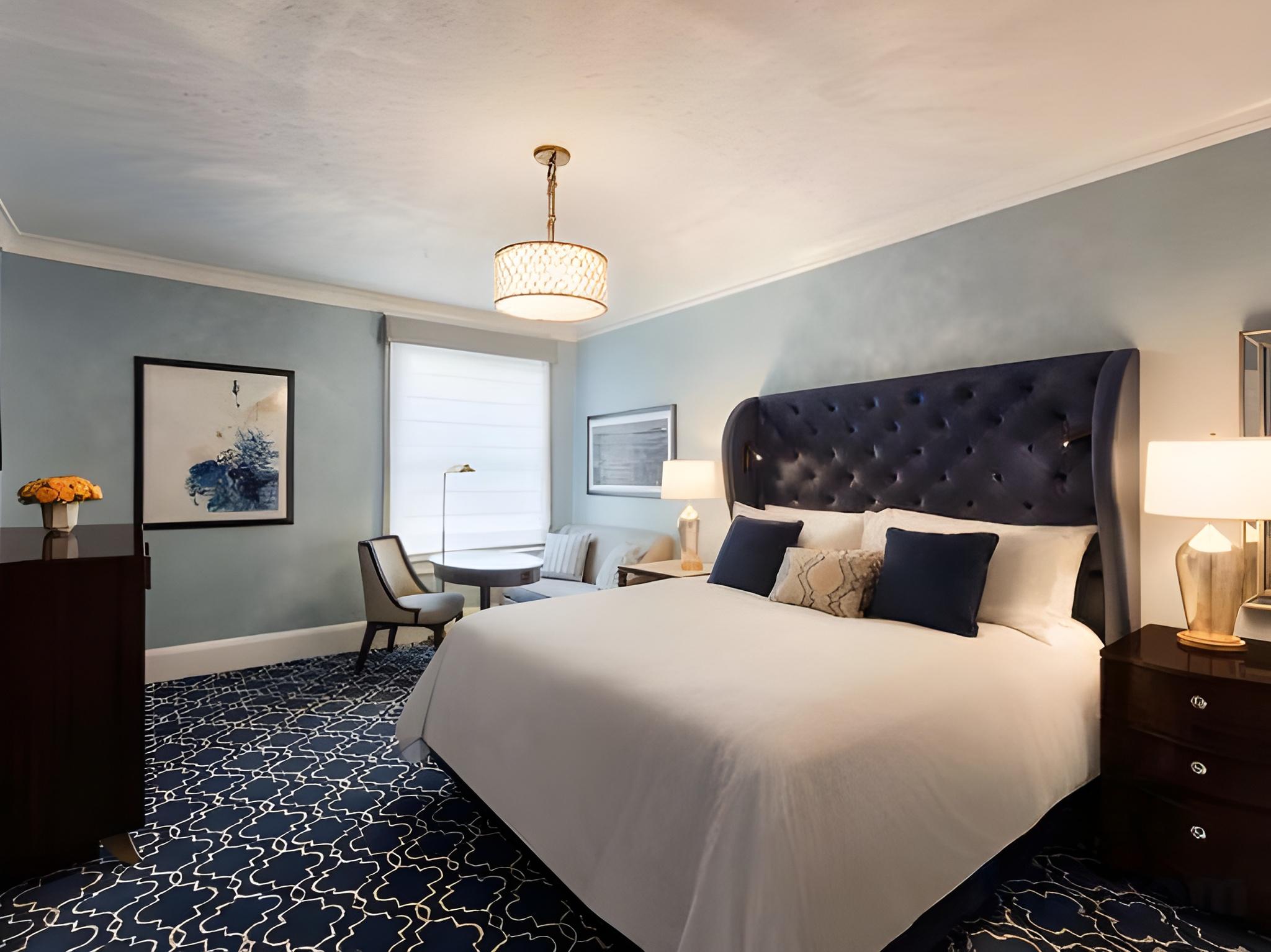 Fairmont, Queen Bed, Bay View