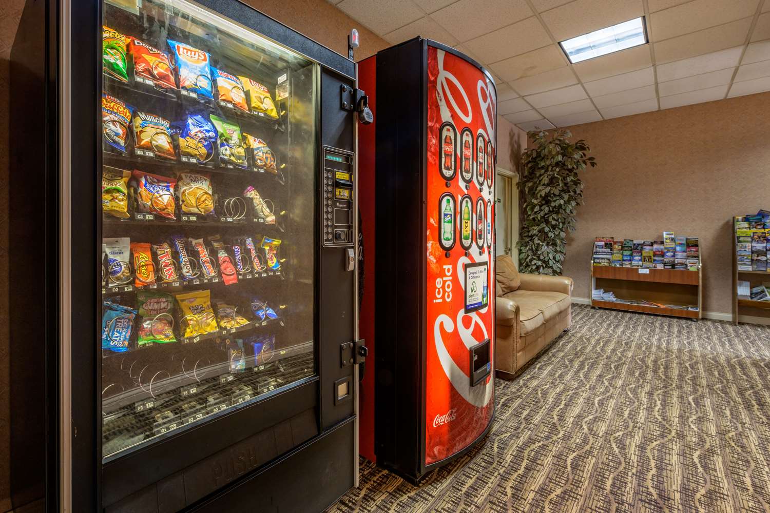 Econo Lodge Inn & Suites Triadelphia - Wheeling 30/31