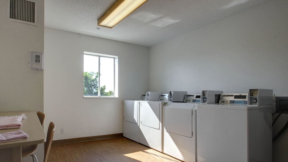 Motel6 Lehi, UT – Thanksgiving Point 11/15