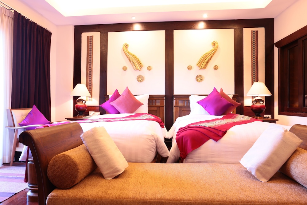DELUXE, TWIN BEDS