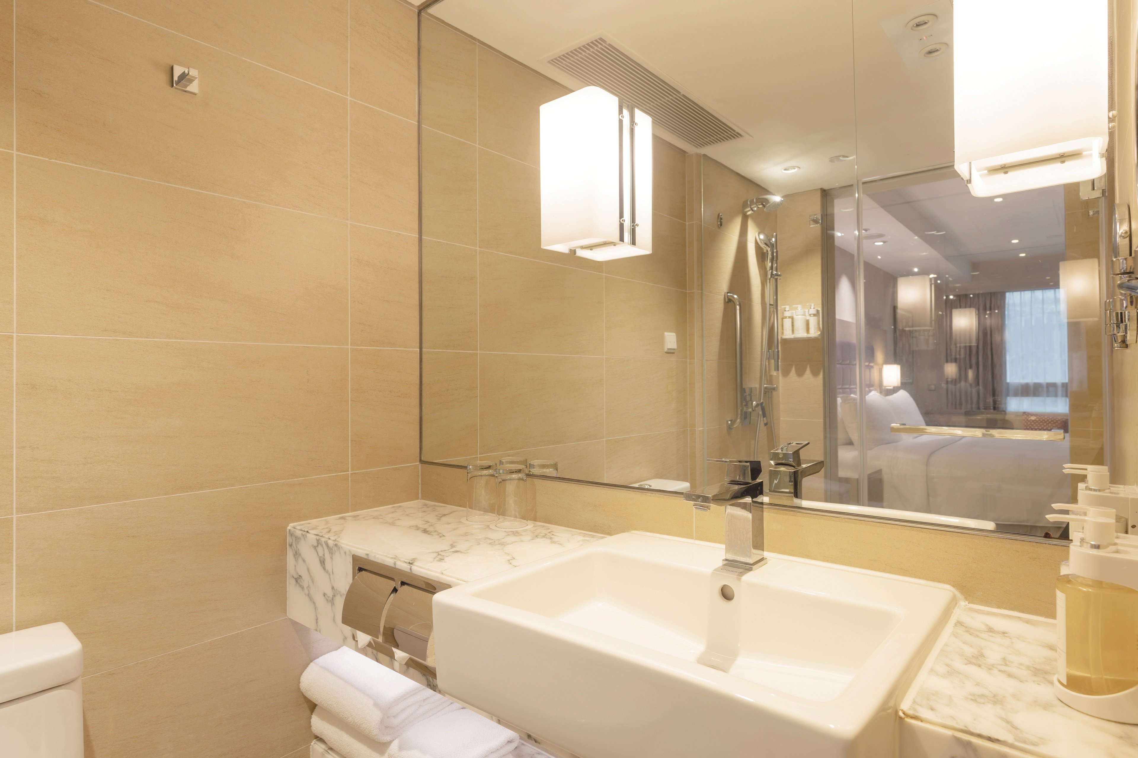 Holiday Inn Golden Mile Hong Kong 75/79