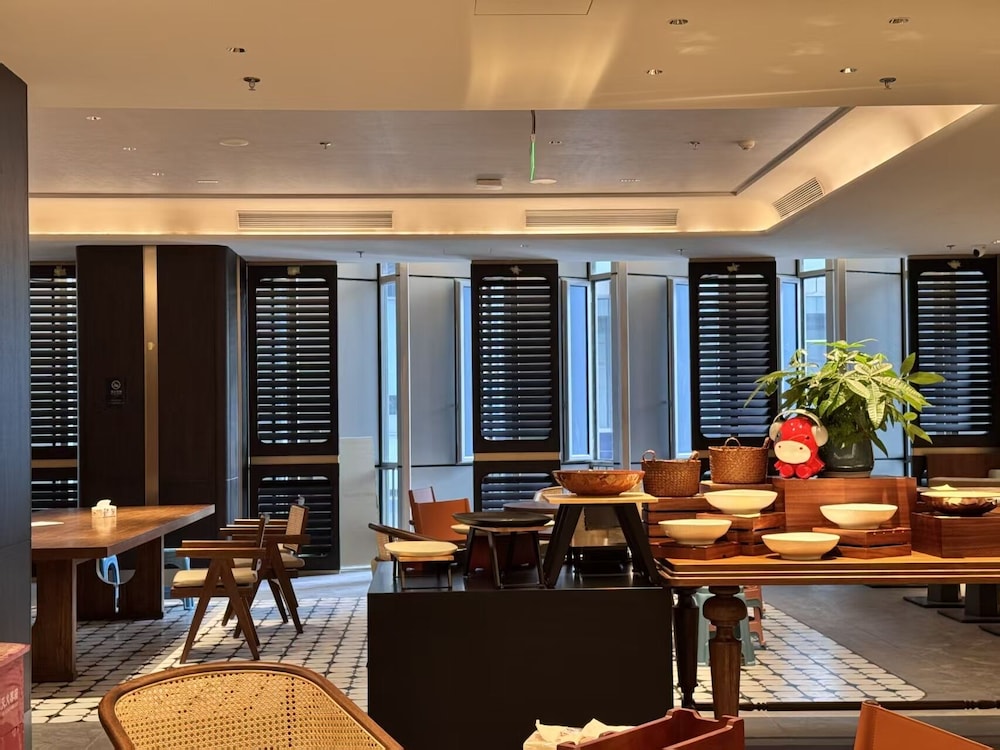 UrCove by HYATT Shenzhen Bay Mixc 47/58
