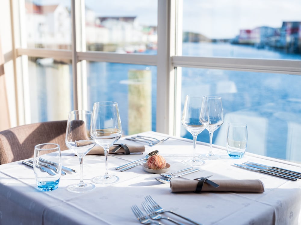 henningsvaer bryggehotell by classic norway hotels