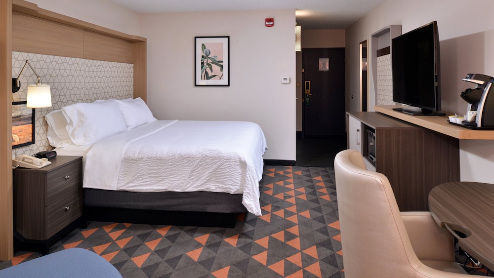 غرفة قياسية بسرير كينج لذوي الإعاقة، Holiday Inn Great Falls 9/10