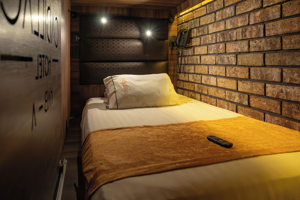 Capsule, Basic, Twin Beds