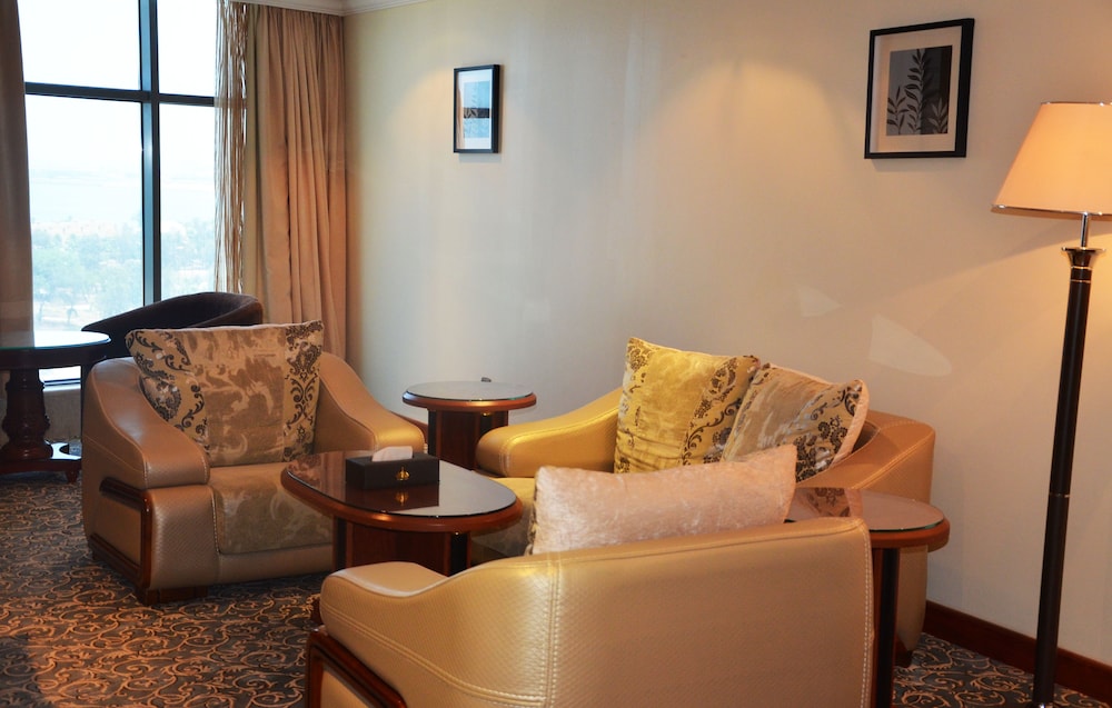 فندق كراون تاور(Crown Tower Hotel) 28/47
