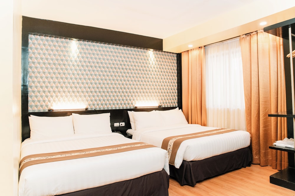 Sun City Suites 16/58