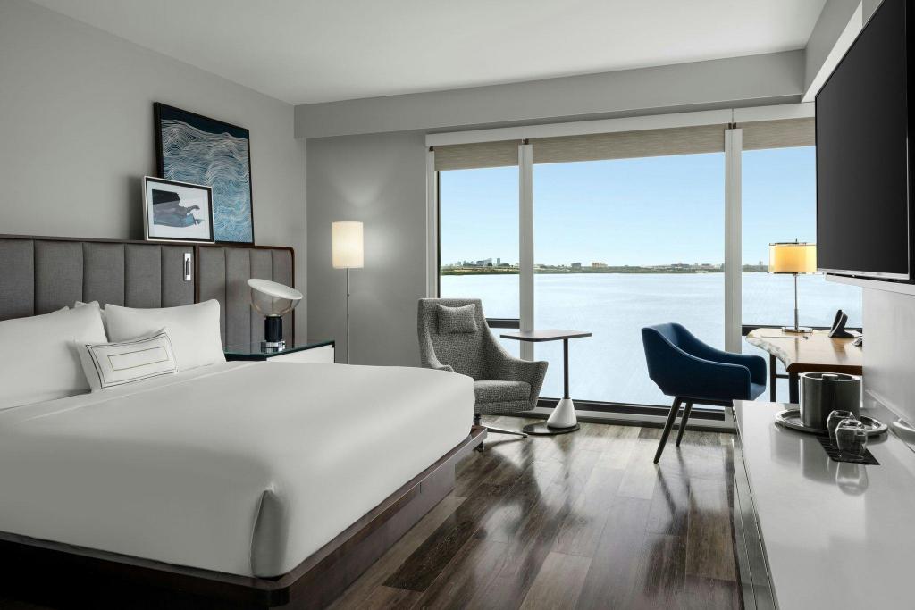 Sunset, Deluxe, King Bed, Water View
