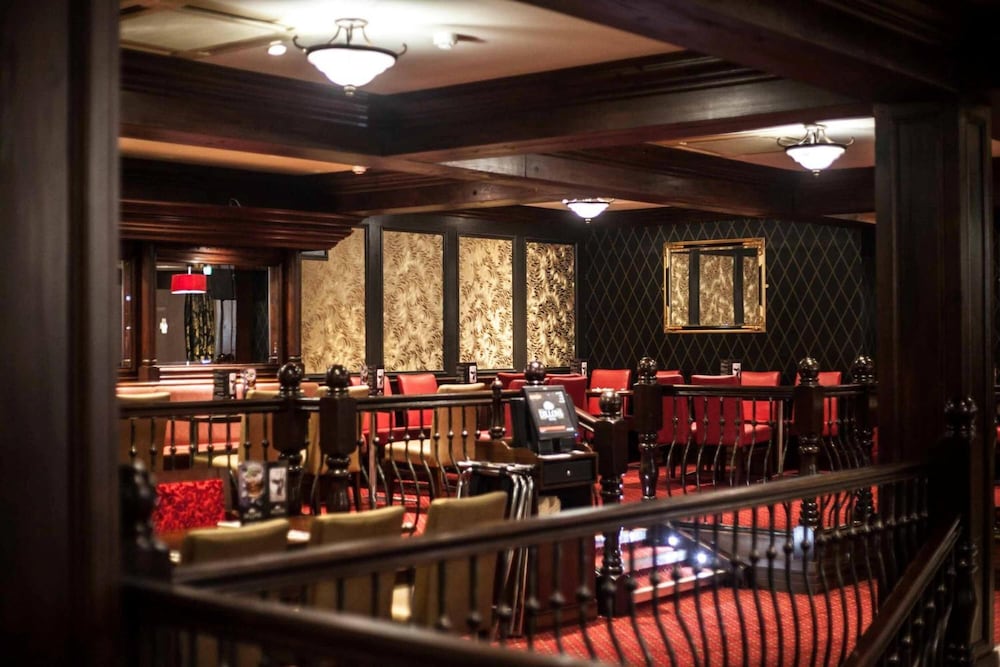 Dillons Hotel 20/33