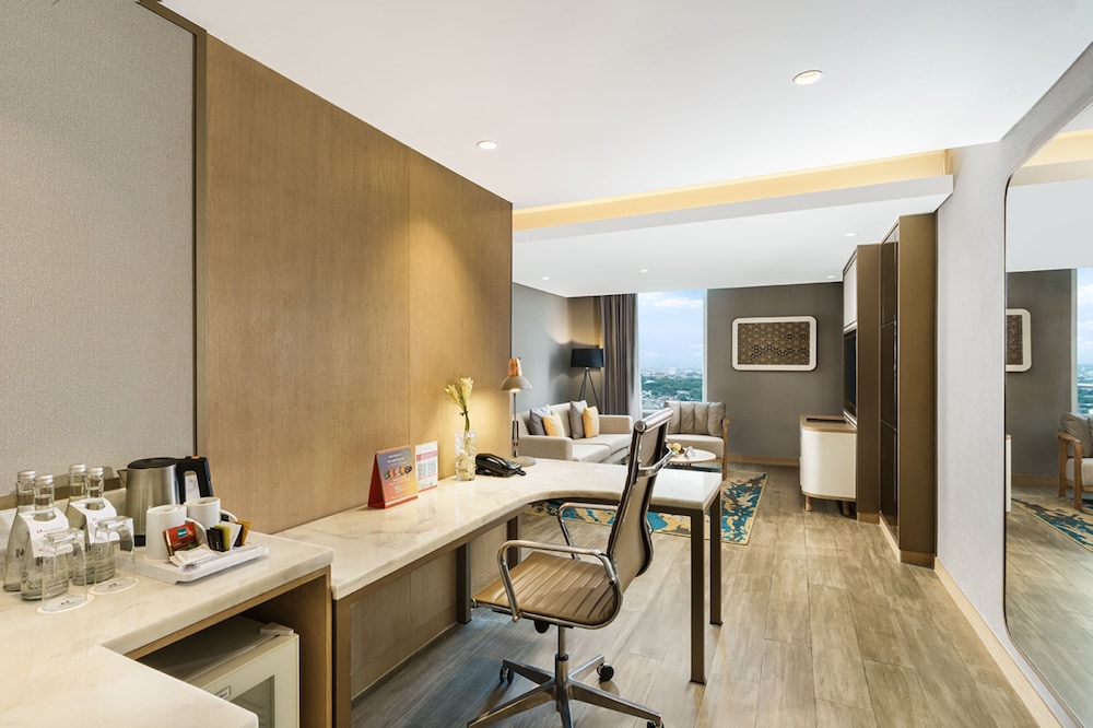 Swiss-Belhotel Solo 53/57