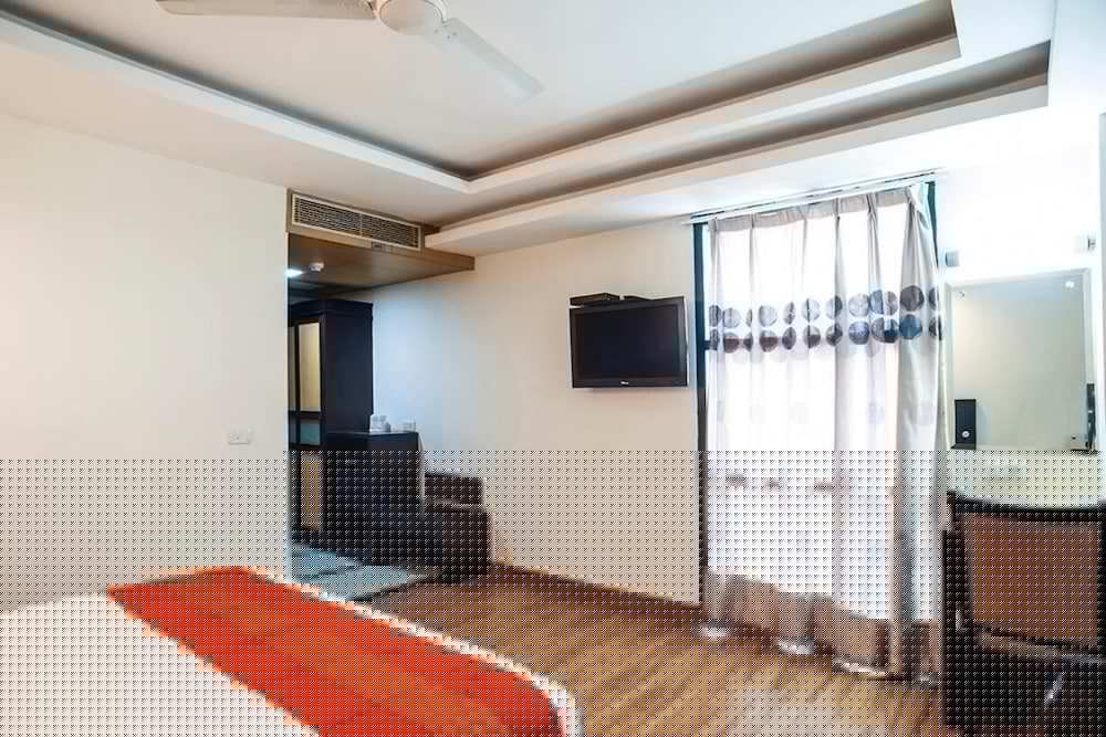 Hotel Orbit 19/52