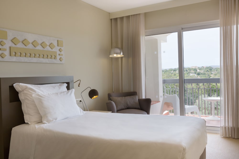 Ozadi Tavira Hotel 11/50