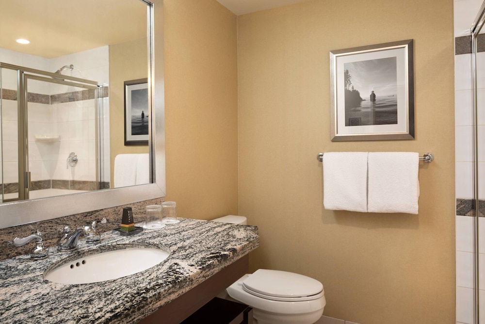 Vancouver Marriott Pinnacle Downtown 12/81