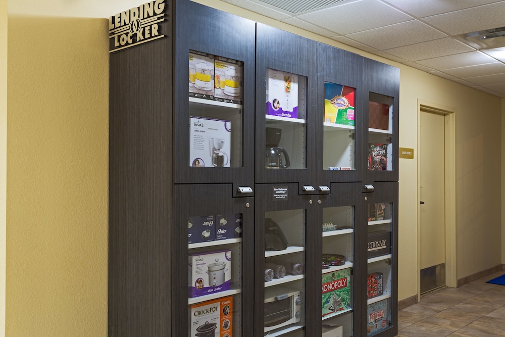 Candlewood Suites Tallahassee 30/44