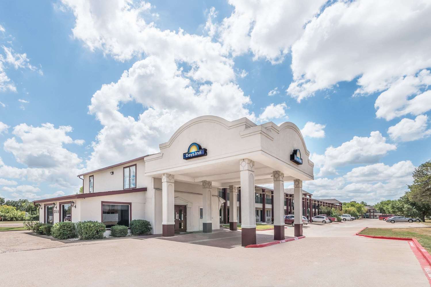 Days Inn by Wyndham Bryan College Station 2/8