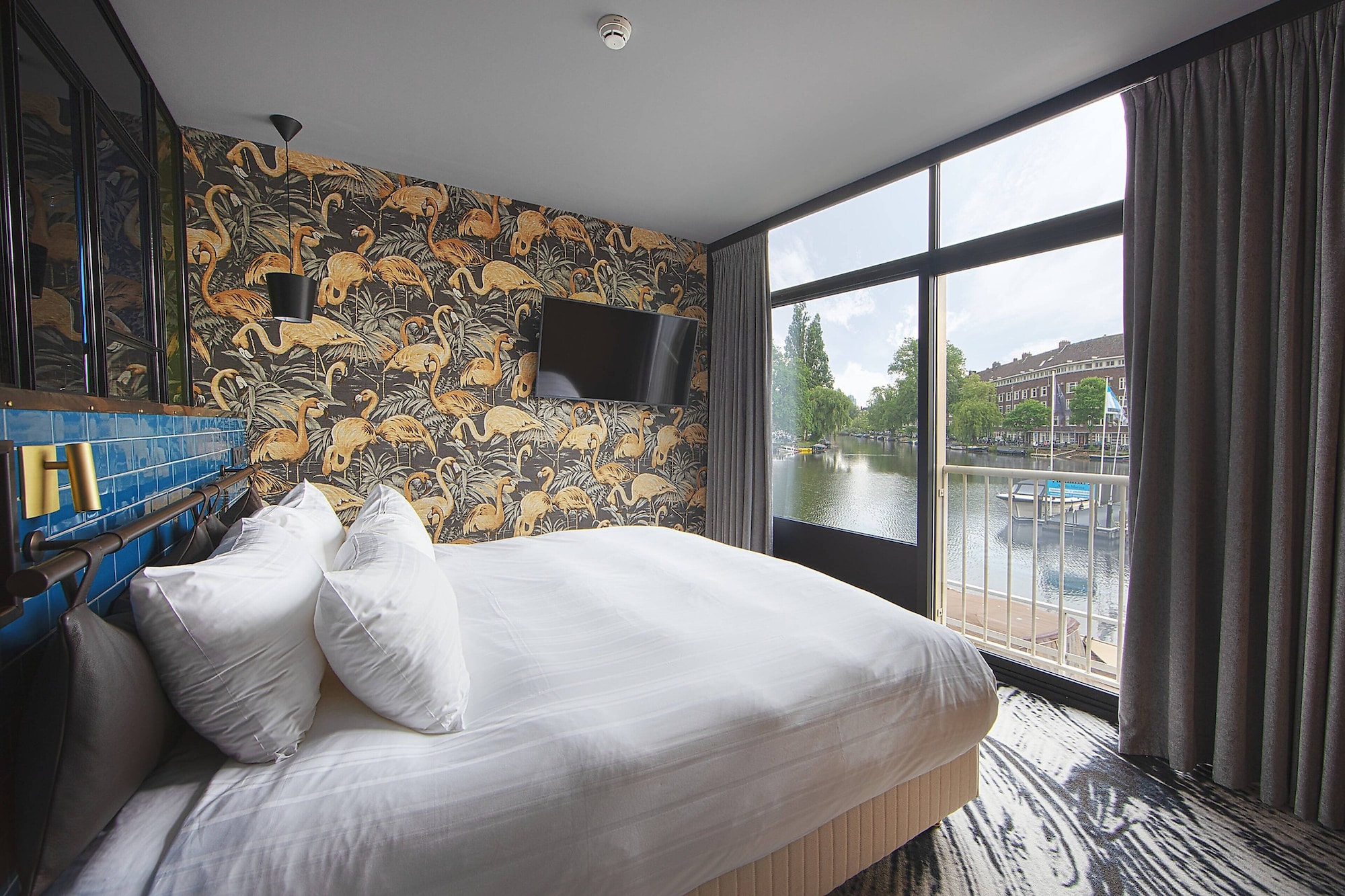 1 Bedroom, Design, King Bed, Canal View
