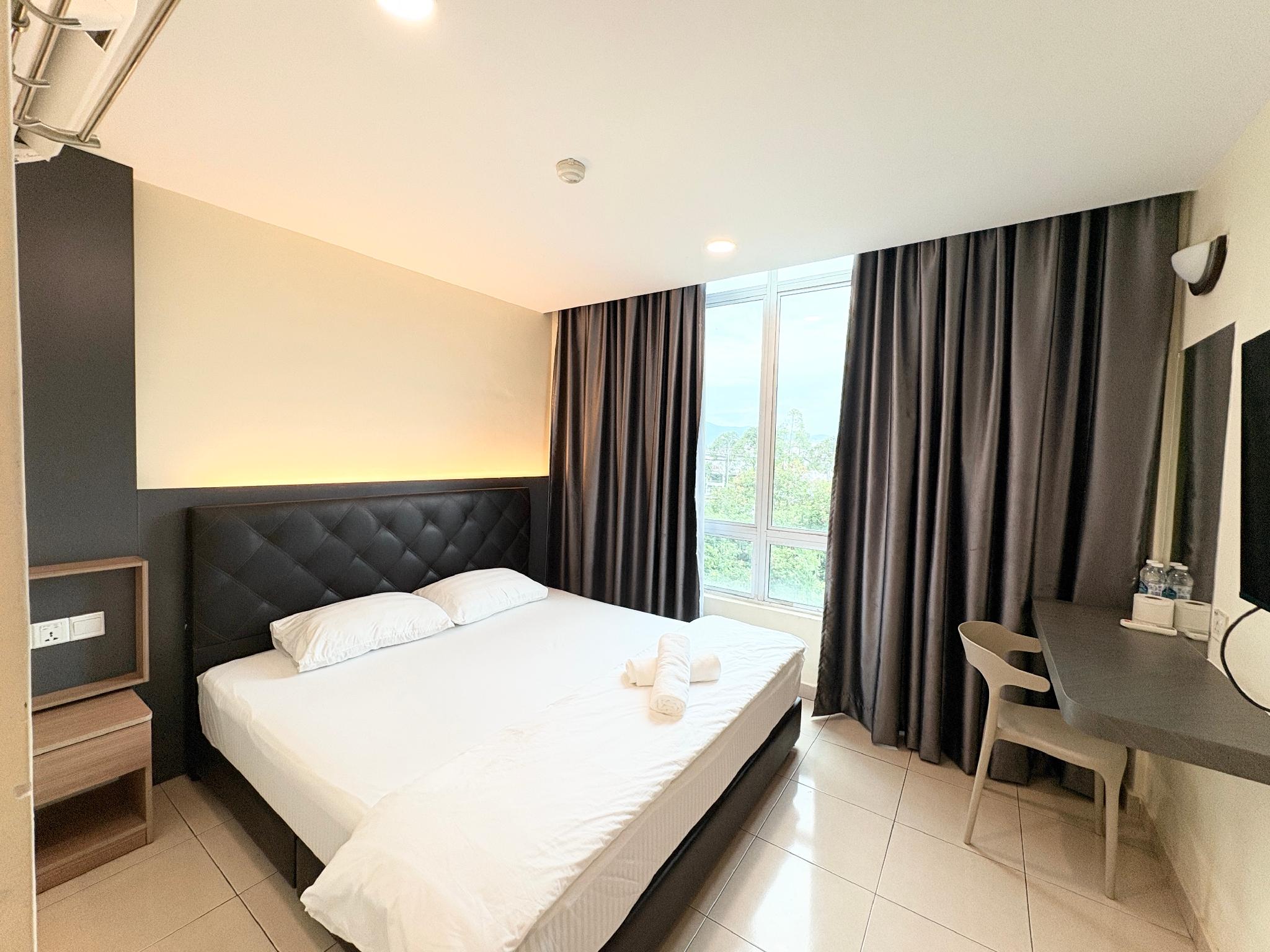Deluxe, King Bed