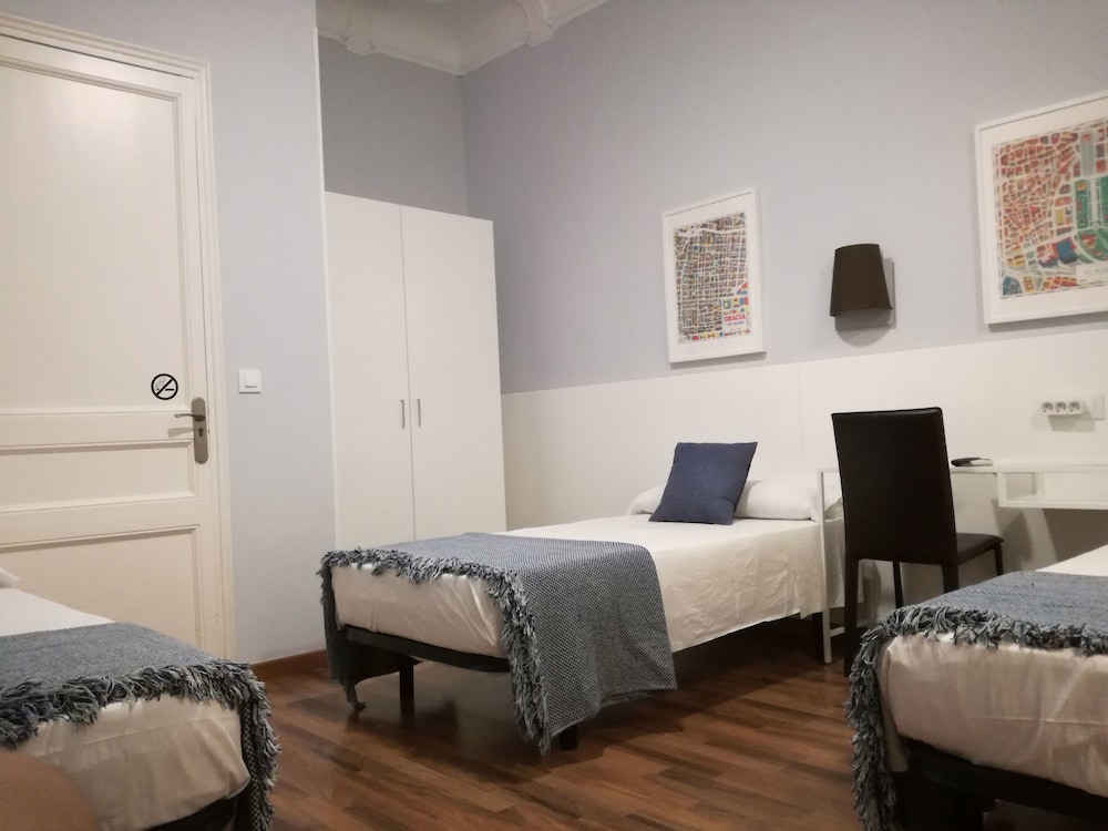Hostal Lesseps 22/60