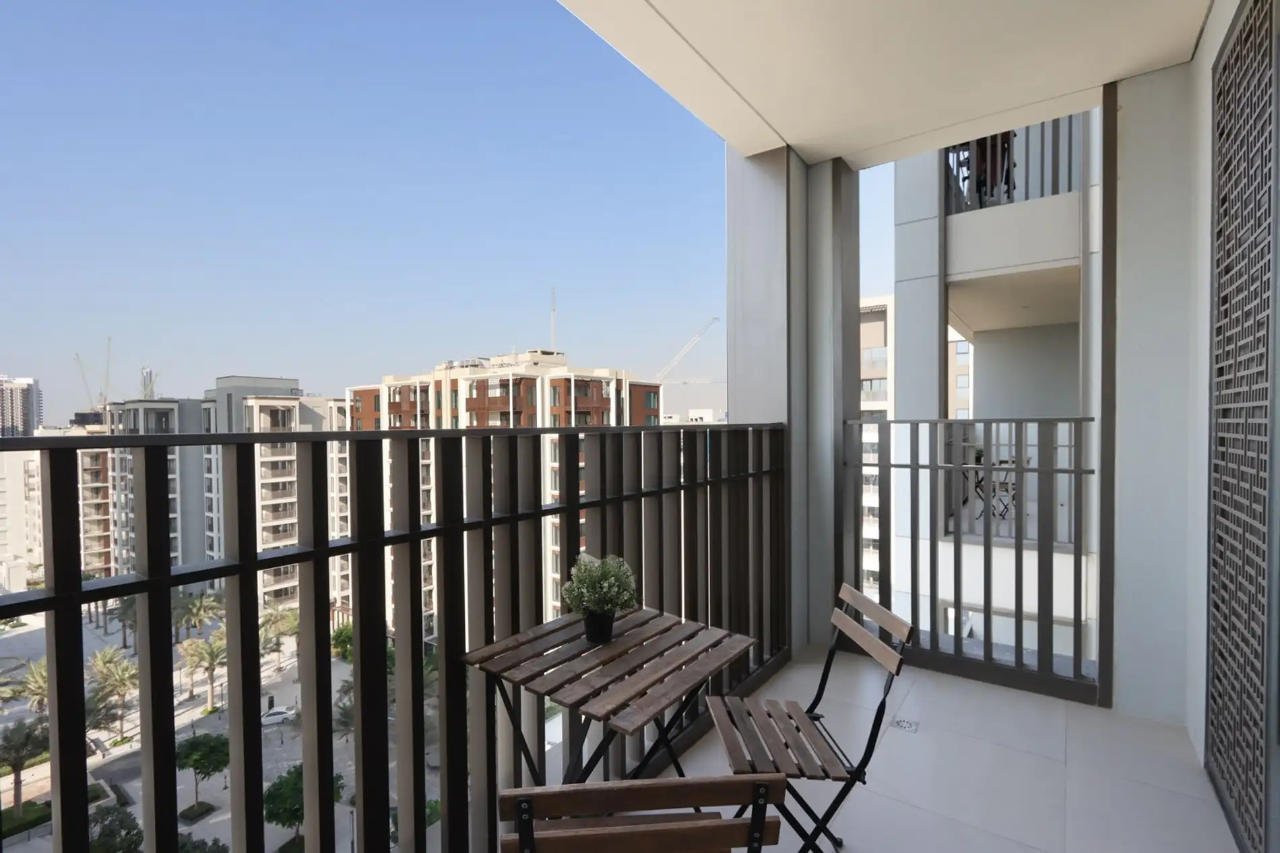 Cozy 2BR Walk to Creek Marina & Beach in DUBAI