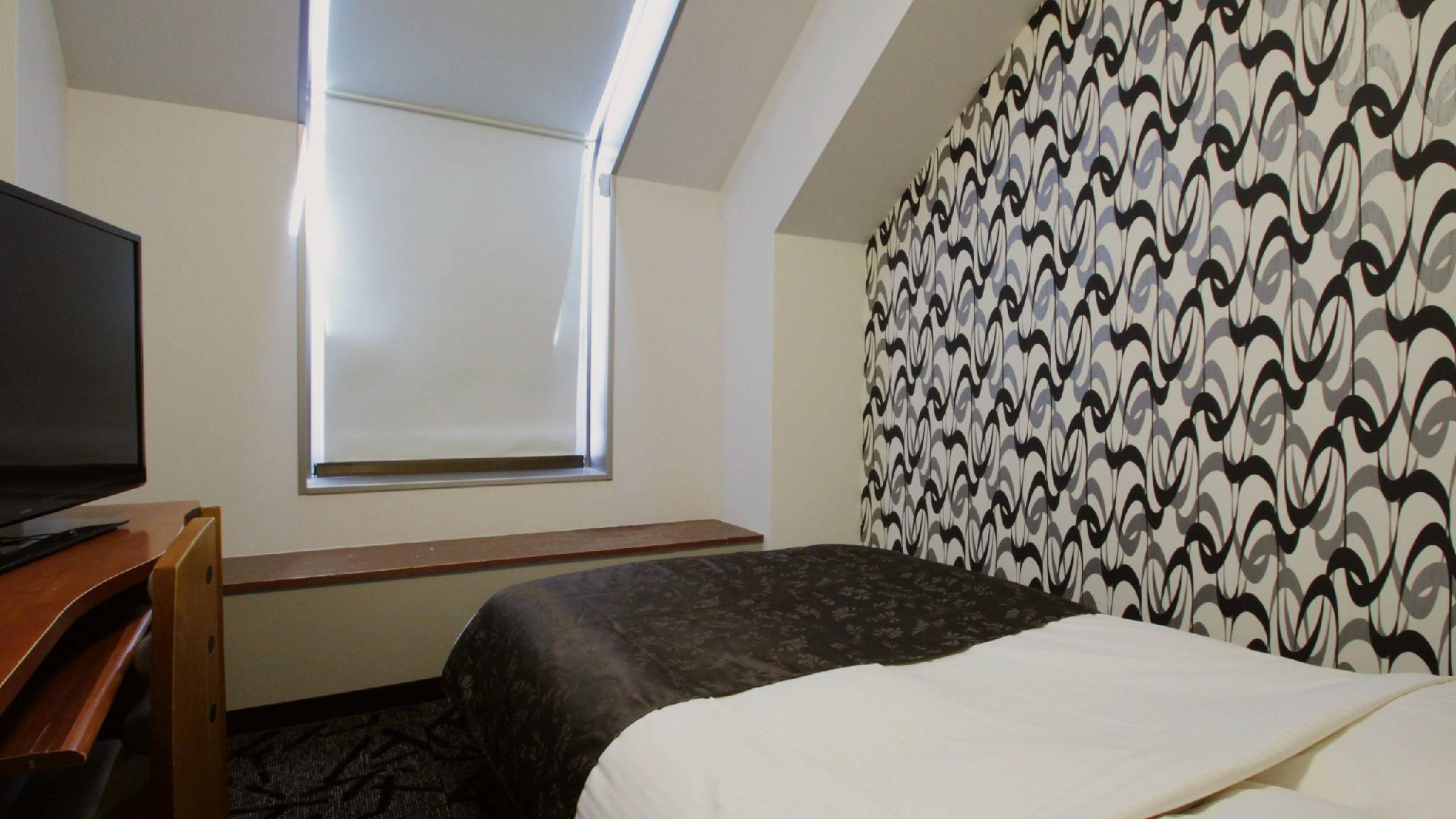 Semi Room, Standard, Semi Double Bed, Smoking