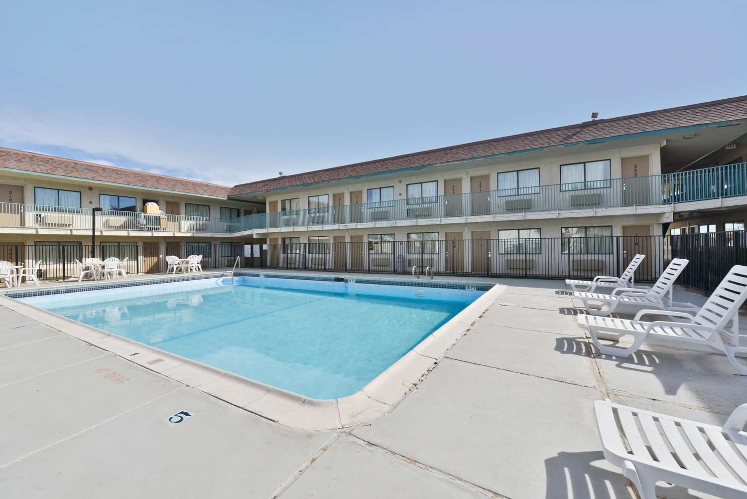 Americas Best Value Inn Amarillo Airport 27/34