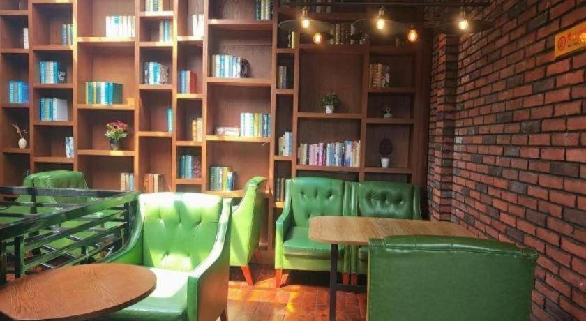 James Joyce Coffetel (Beijing Tiananmen Zhushikou Subway Station Branch) 35/50
