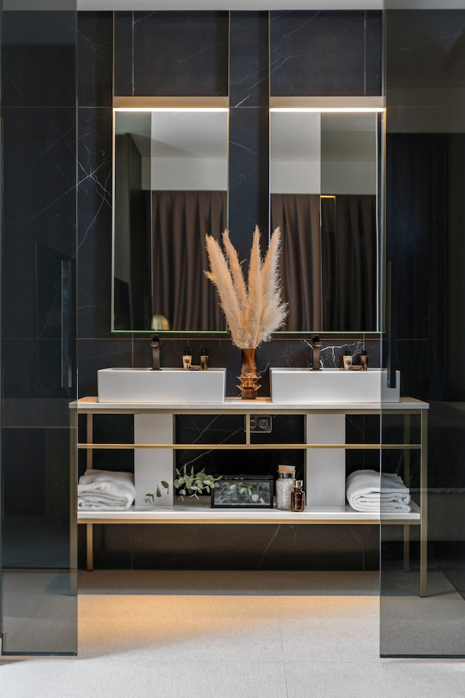 We Me Suite Hotel 5/46