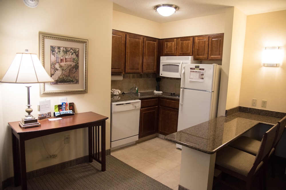 Staybridge Suites Fort Wayne 50/59