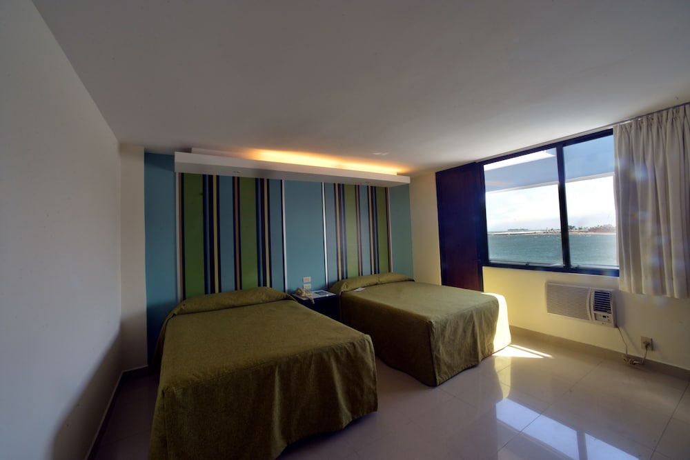 Mar y Tierra Hotel 26/48